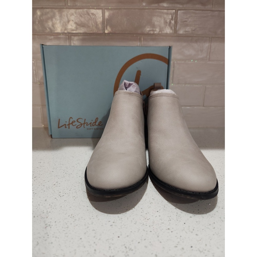 New Women's LifeStride Grey Softsuede Babe Boot, Size 11 M